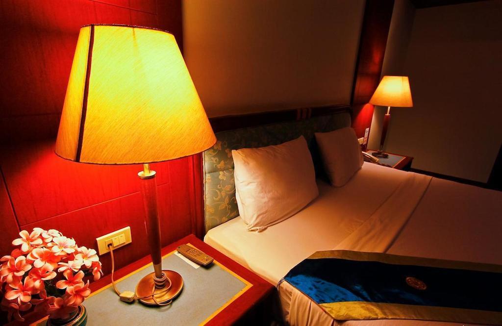 Grand Park Hotel Nakhon Si Thammarat Ngoại thất bức ảnh