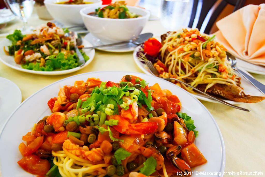 Grand Park Hotel Nakhon Si Thammarat Ngoại thất bức ảnh