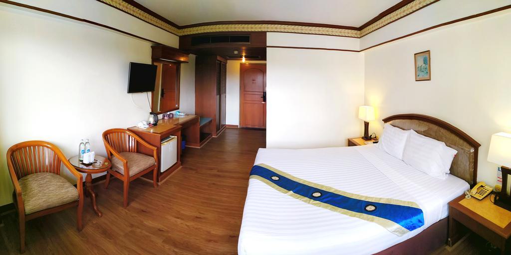 Grand Park Hotel Nakhon Si Thammarat Ngoại thất bức ảnh