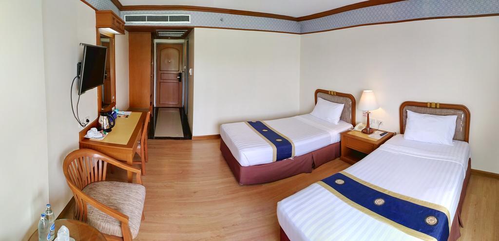 Grand Park Hotel Nakhon Si Thammarat Ngoại thất bức ảnh