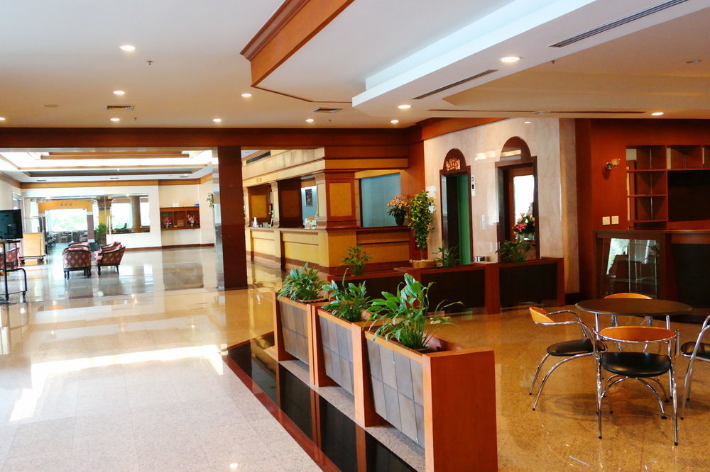 Grand Park Hotel Nakhon Si Thammarat Ngoại thất bức ảnh