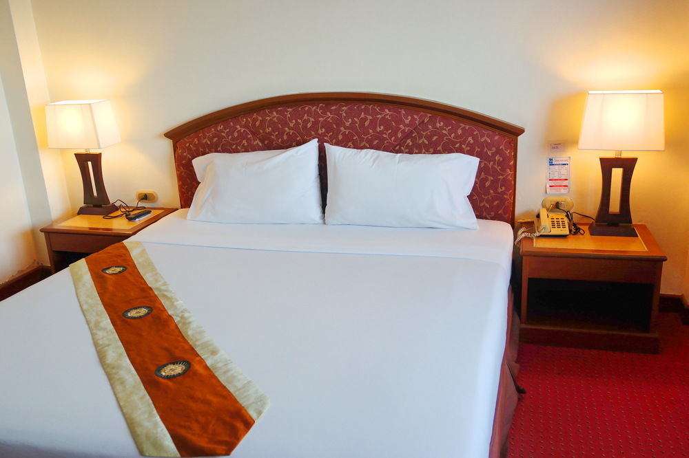 Grand Park Hotel Nakhon Si Thammarat Ngoại thất bức ảnh