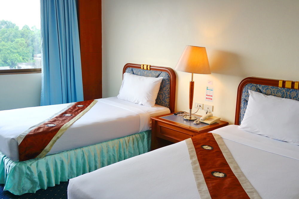 Grand Park Hotel Nakhon Si Thammarat Ngoại thất bức ảnh