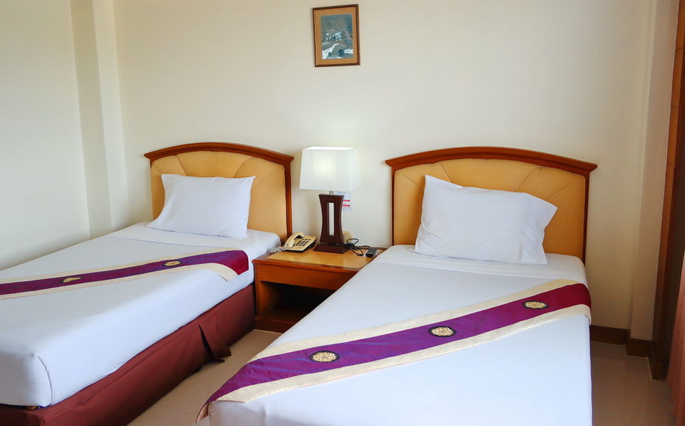 Grand Park Hotel Nakhon Si Thammarat Ngoại thất bức ảnh
