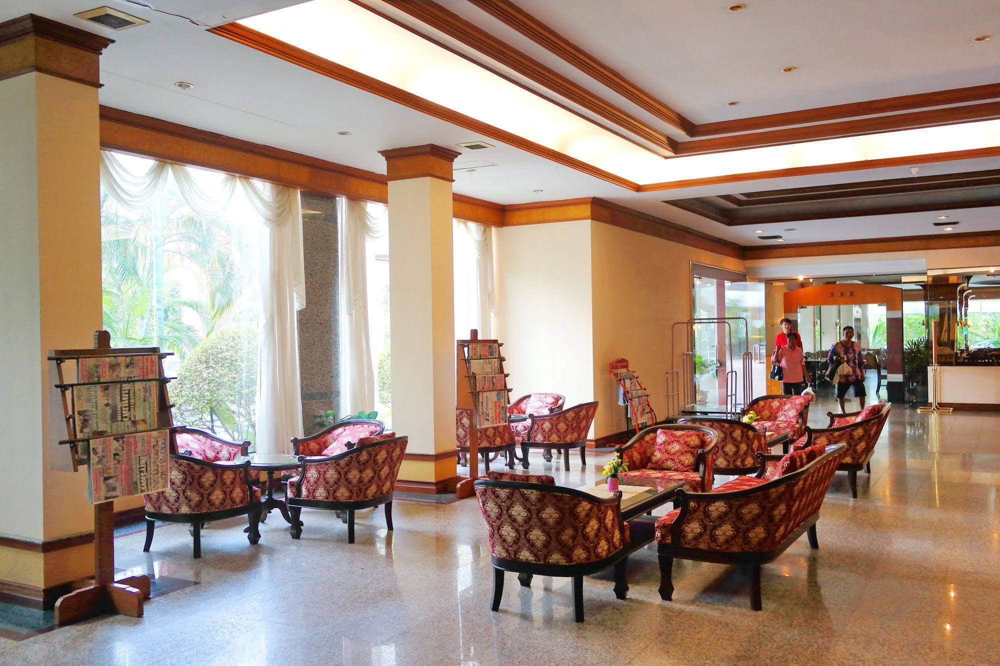 Grand Park Hotel Nakhon Si Thammarat Ngoại thất bức ảnh