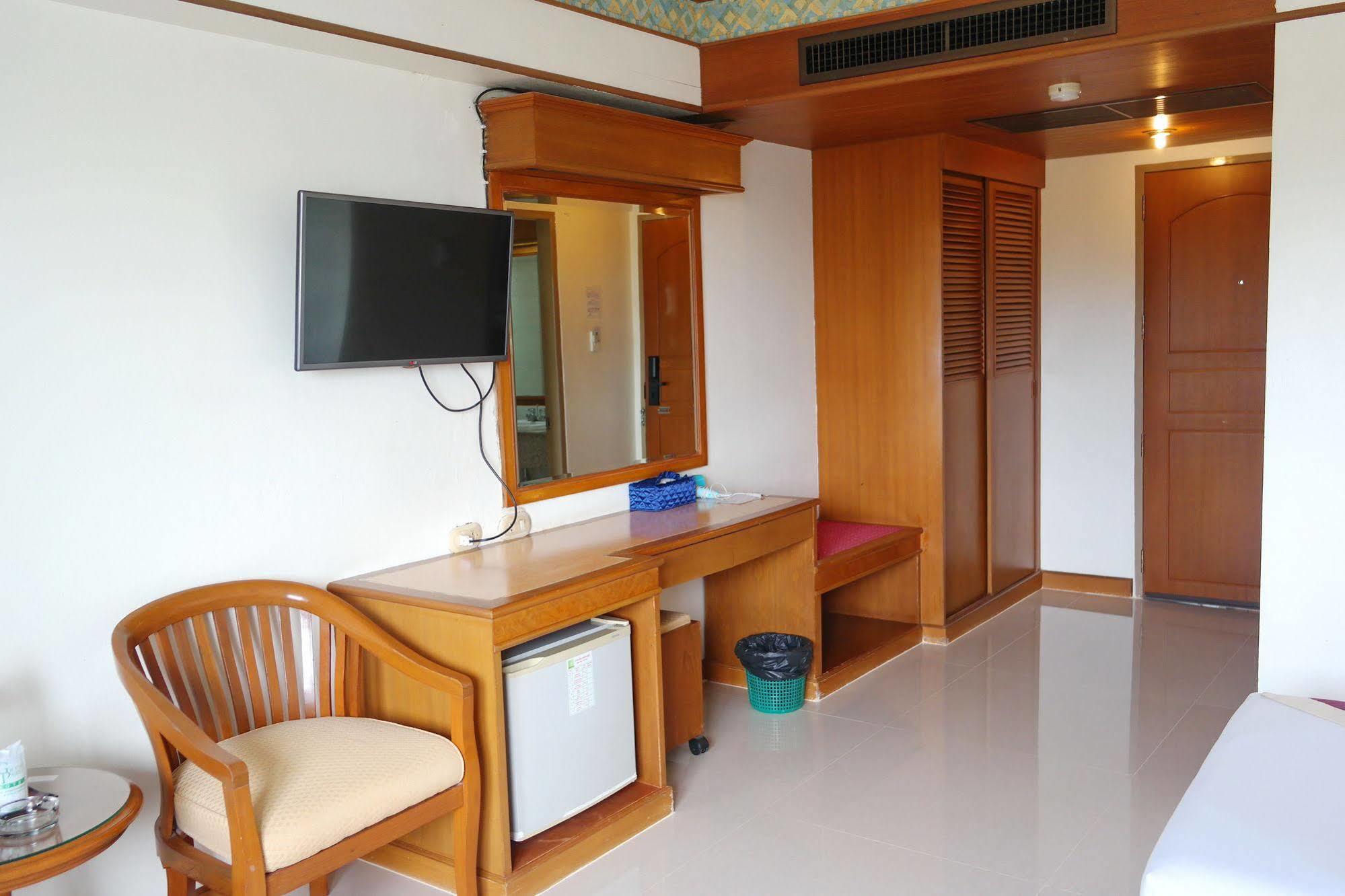Grand Park Hotel Nakhon Si Thammarat Ngoại thất bức ảnh