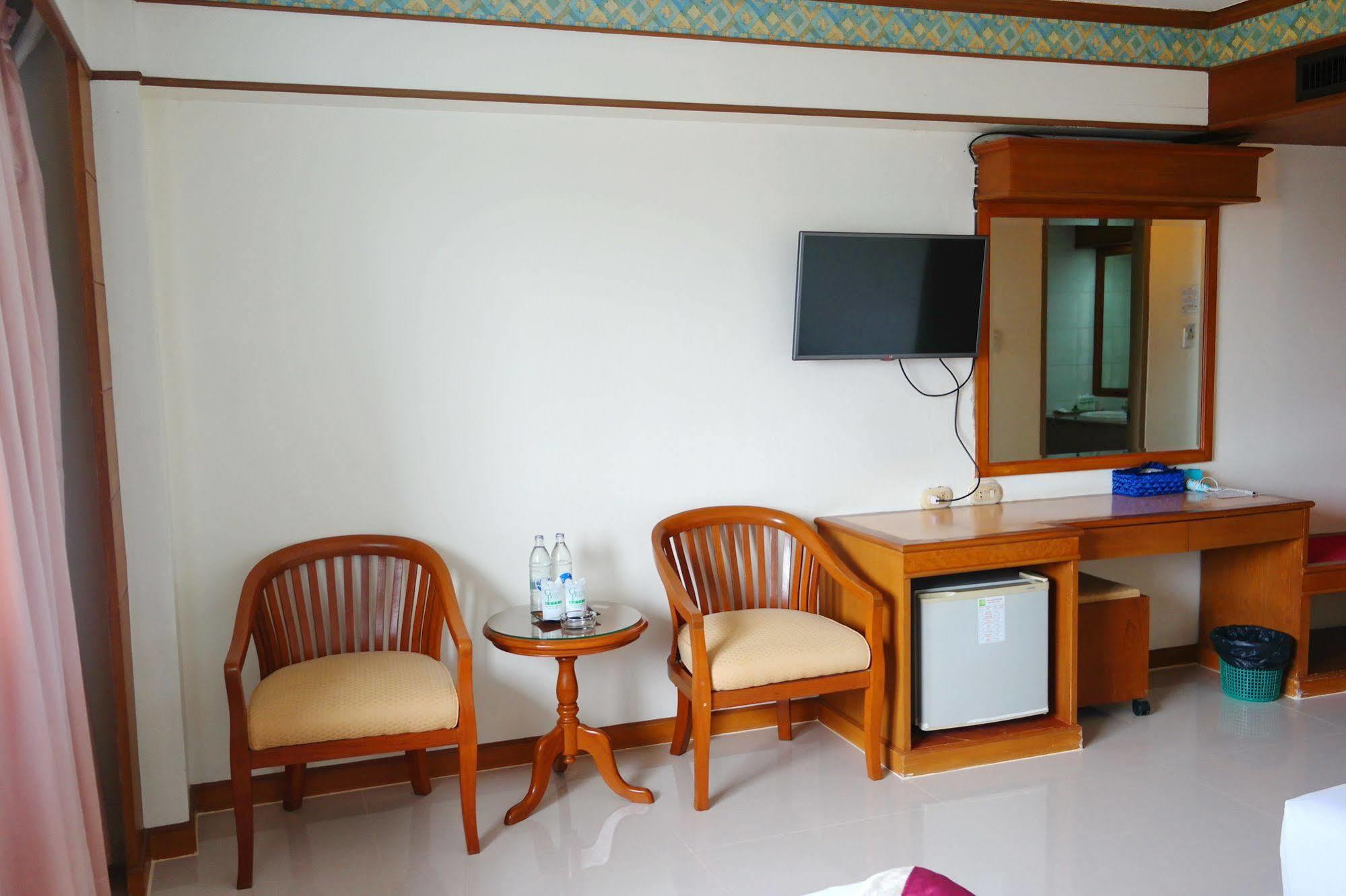 Grand Park Hotel Nakhon Si Thammarat Ngoại thất bức ảnh
