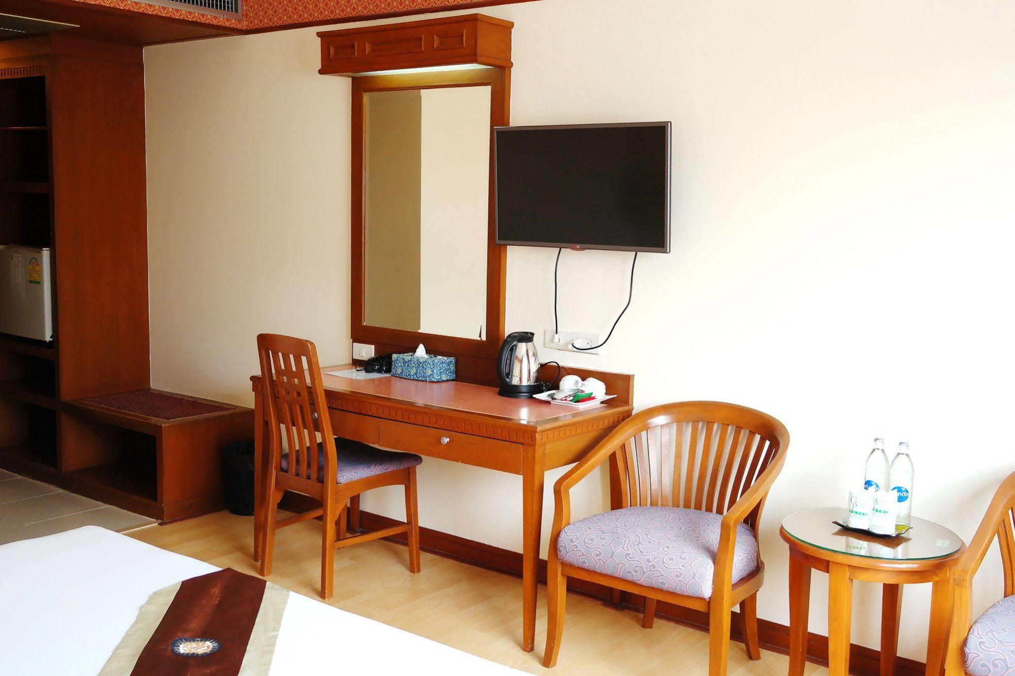 Grand Park Hotel Nakhon Si Thammarat Ngoại thất bức ảnh
