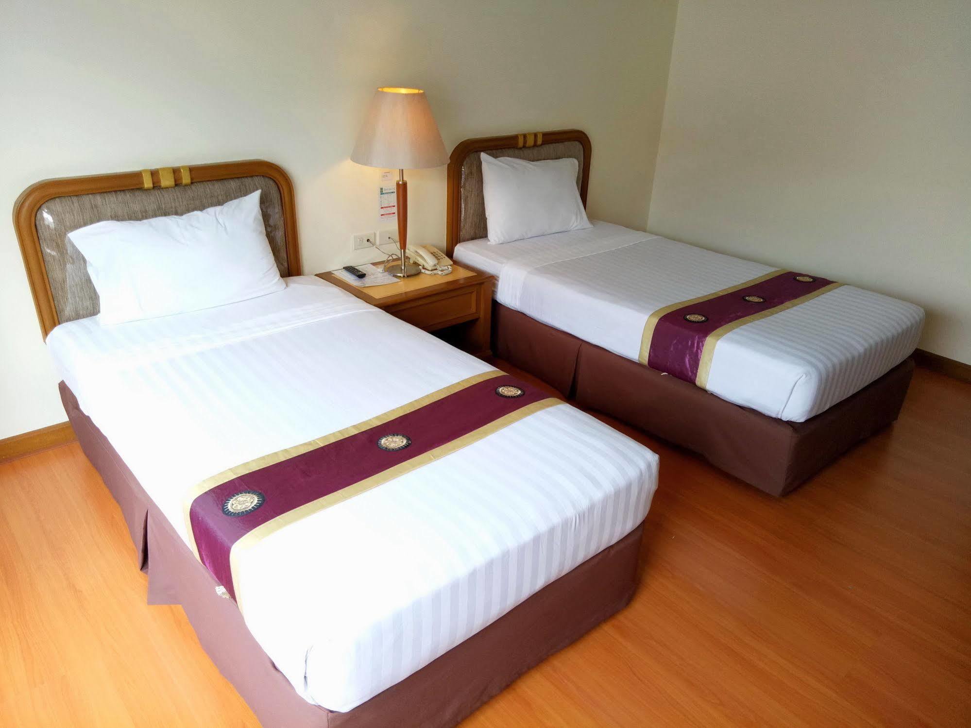Grand Park Hotel Nakhon Si Thammarat Ngoại thất bức ảnh