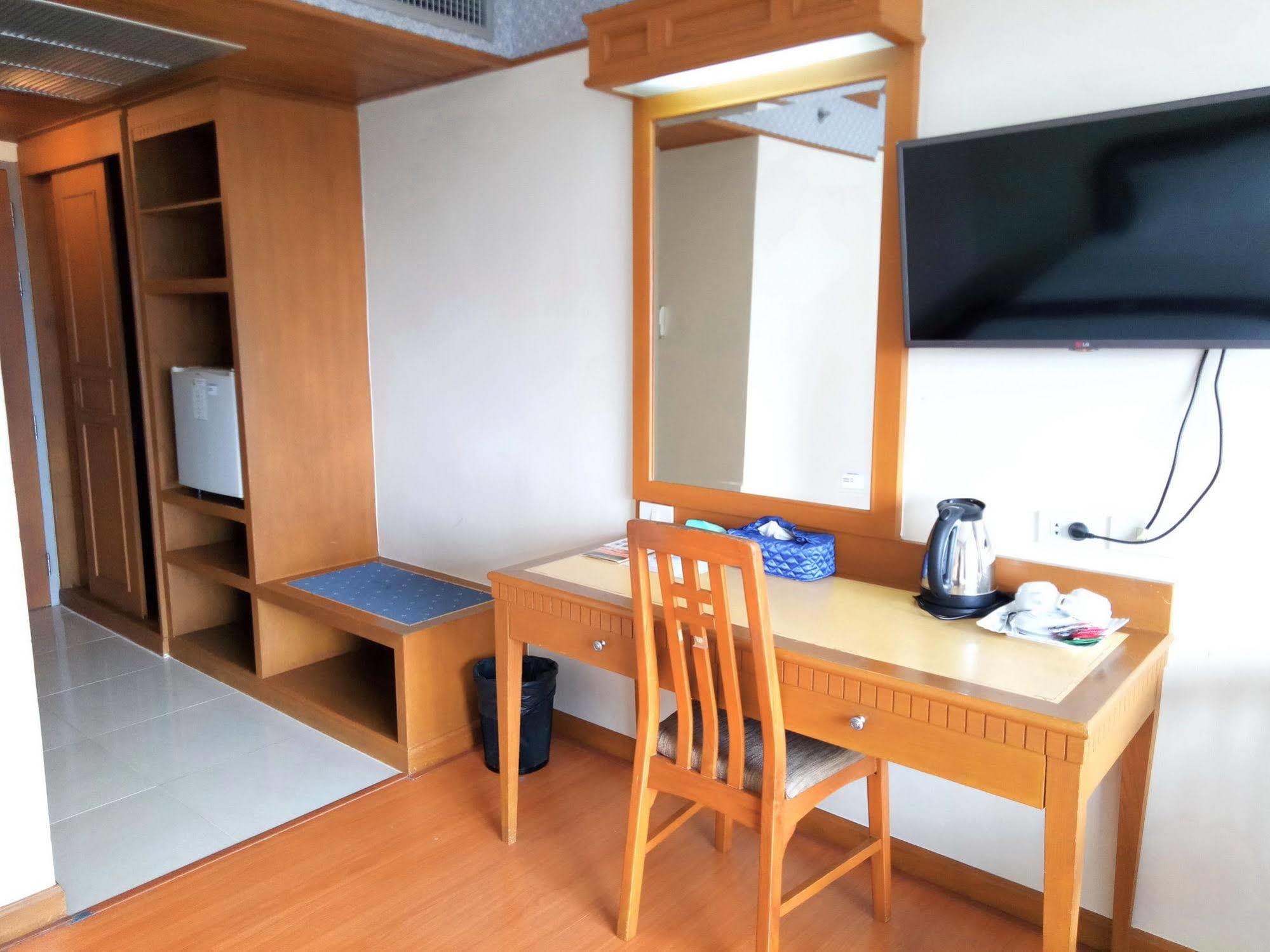 Grand Park Hotel Nakhon Si Thammarat Ngoại thất bức ảnh