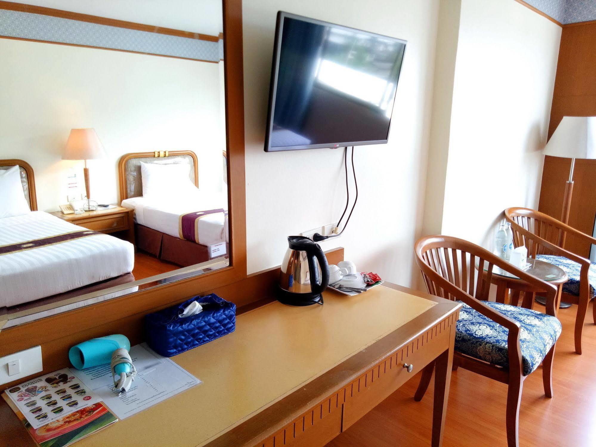 Grand Park Hotel Nakhon Si Thammarat Ngoại thất bức ảnh